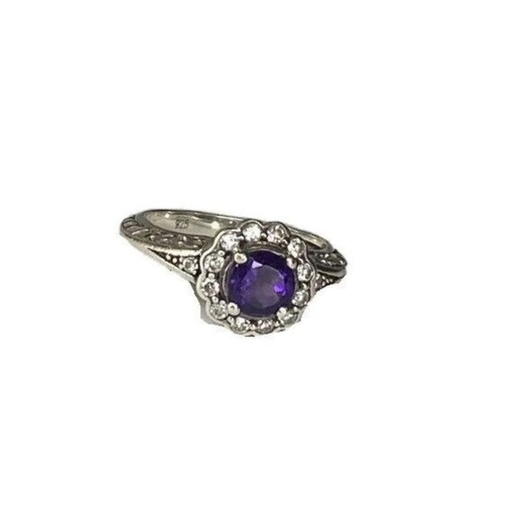 Purple Amethyst? Solitaire clear stones surround Marked 925 silver ring Size 7.5 - Picture 4 of 6